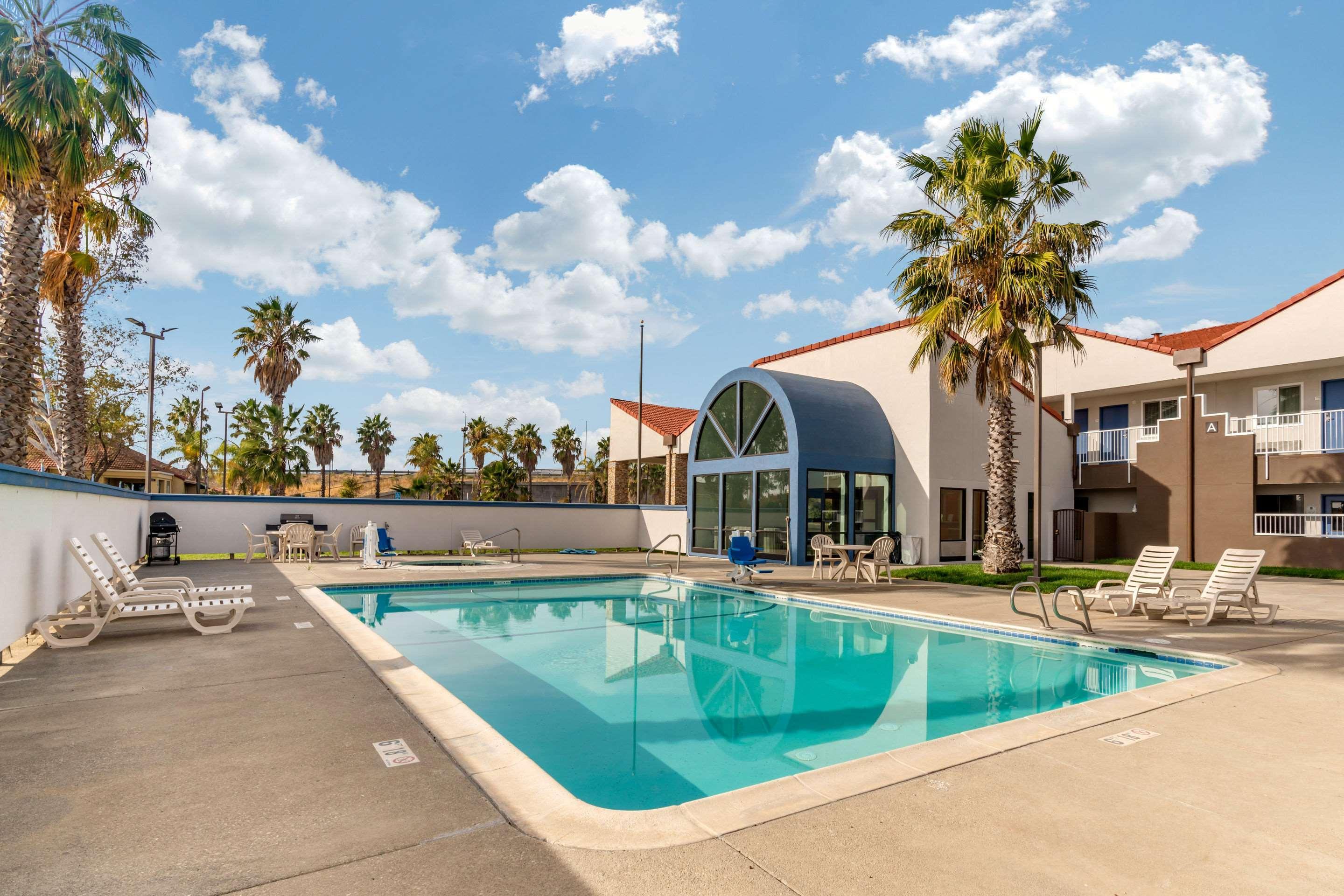 Quality Inn & Suites Vacaville Exteriör bild