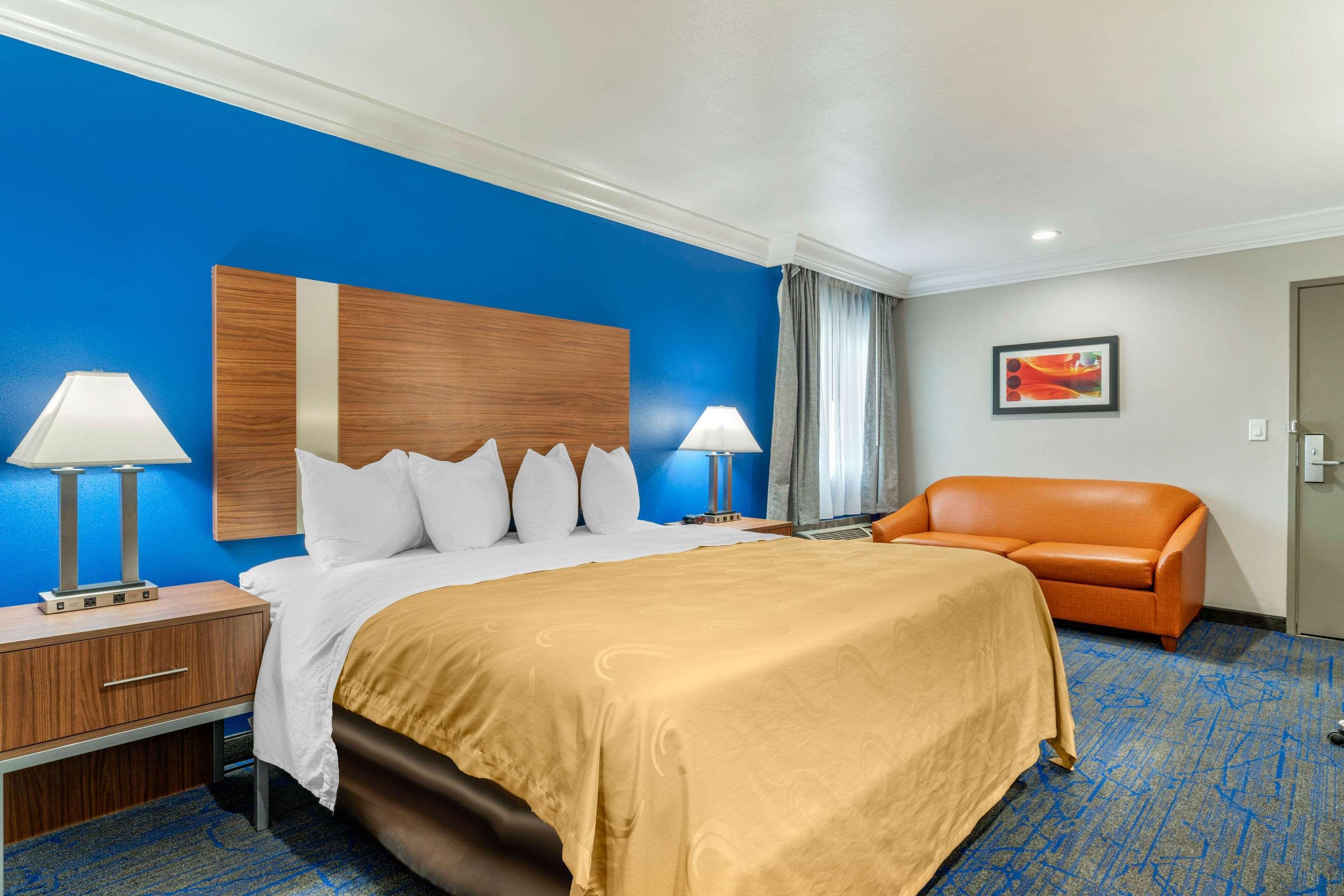 Quality Inn & Suites Vacaville Exteriör bild