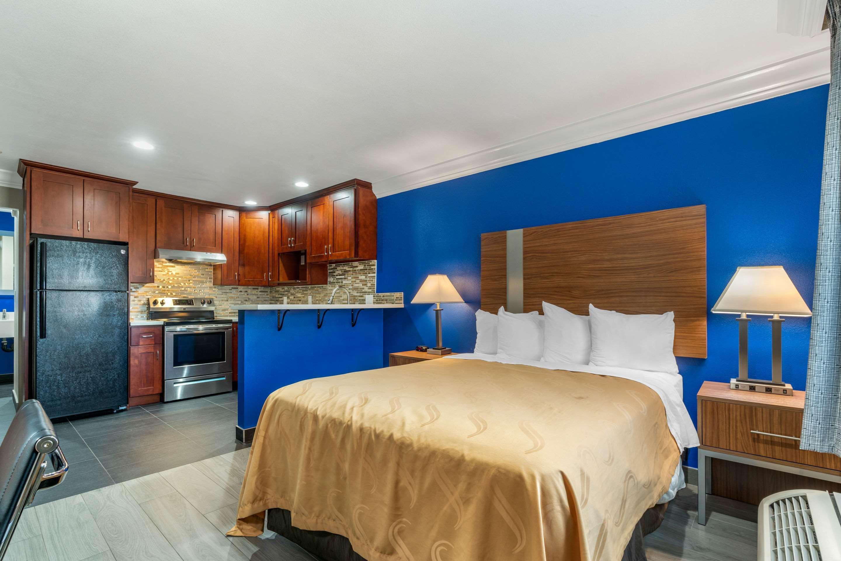 Quality Inn & Suites Vacaville Exteriör bild