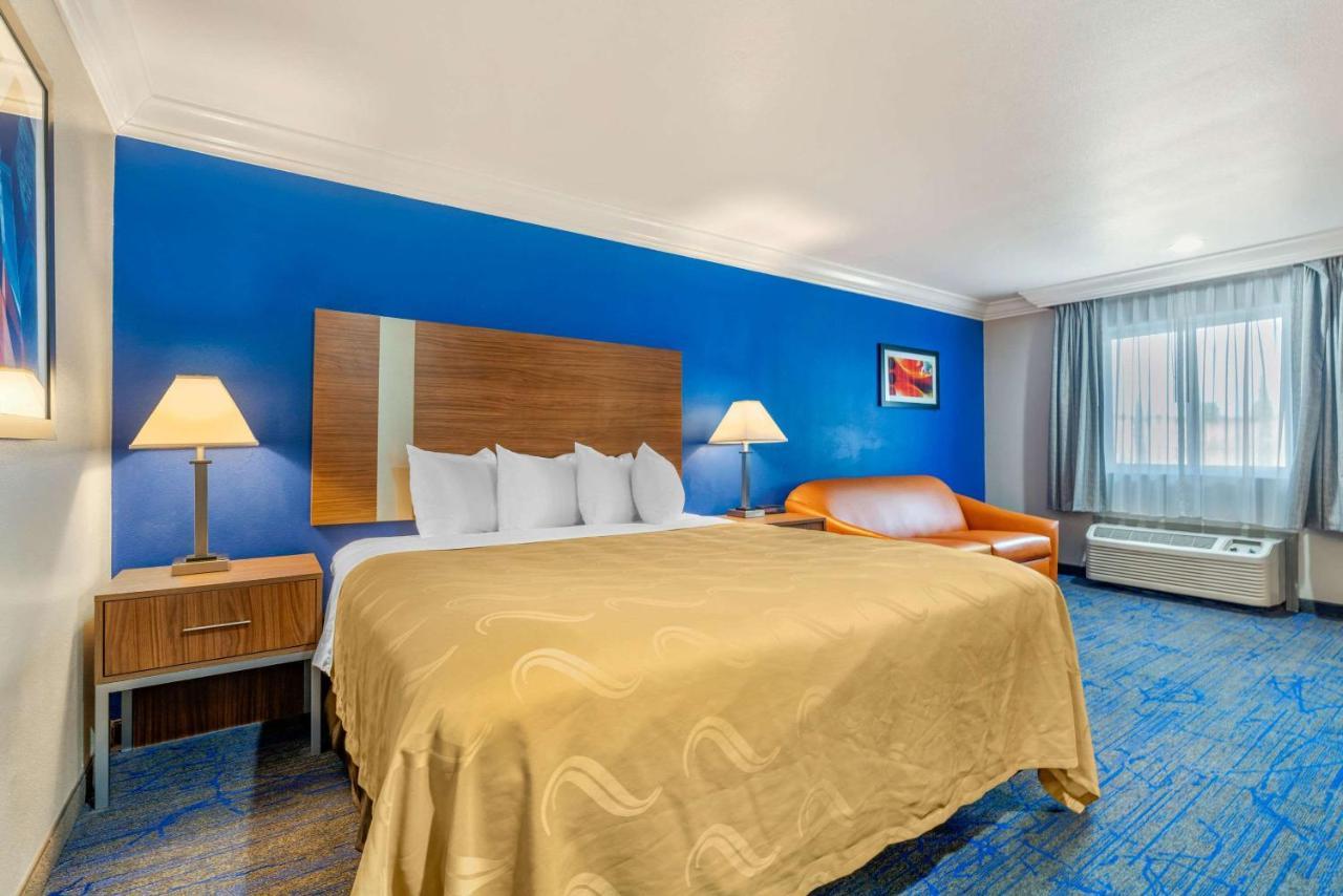Quality Inn & Suites Vacaville Exteriör bild